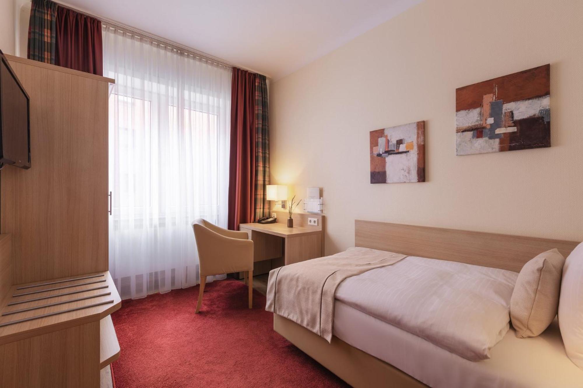 Garner Hotel Hamburg - Wandsbek Marktplatz Exterior foto